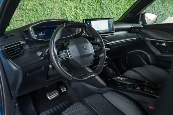 Peugeot e-2008 50 kWh GT 30