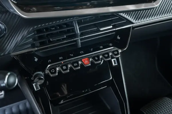 Peugeot e-2008 50 kWh GT 37