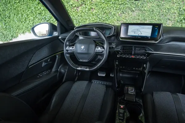 Peugeot e-2008 50 kWh GT 42