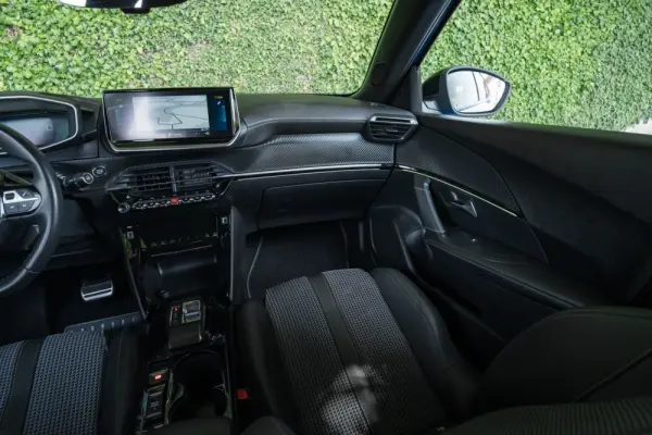 Peugeot e-2008 50 kWh GT 43