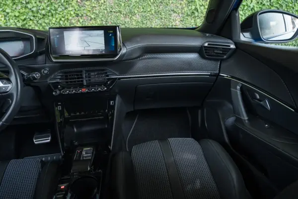 Peugeot e-2008 50 kWh GT 45