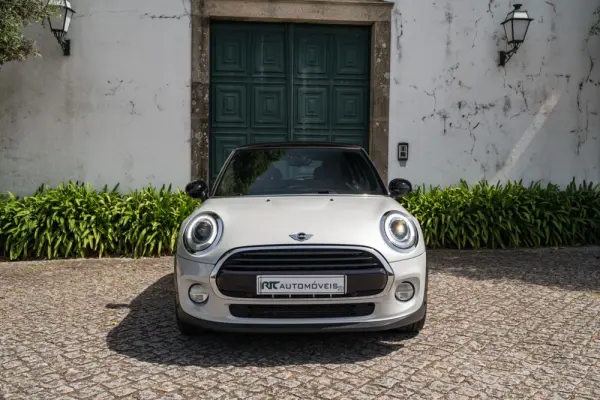 MINI 3 Portas Cooper Auto 6