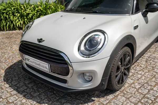 MINI 3 Portas Cooper Auto 5
