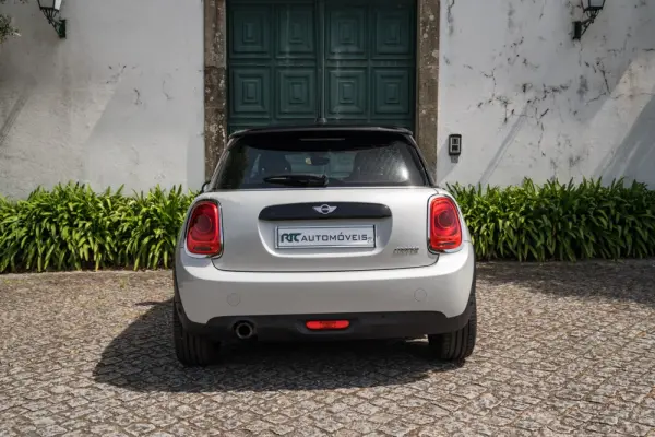 MINI 3 Portas Cooper Auto 11
