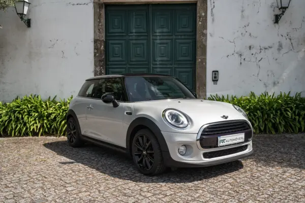MINI 3 Portas Cooper Auto 20