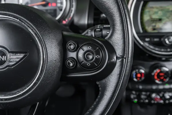 MINI 3 Portas Cooper Auto 32