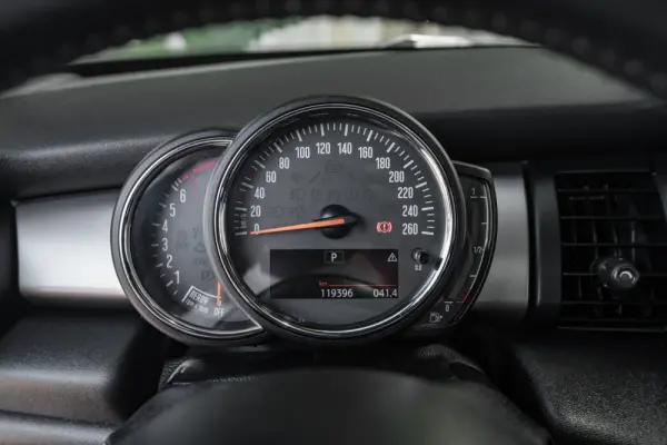 MINI 3 Portas Cooper Auto 33