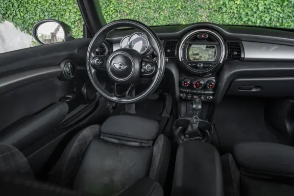 MINI 3 Portas Cooper Auto 35