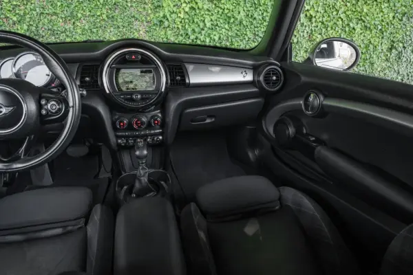 MINI 3 Portas Cooper Auto 36
