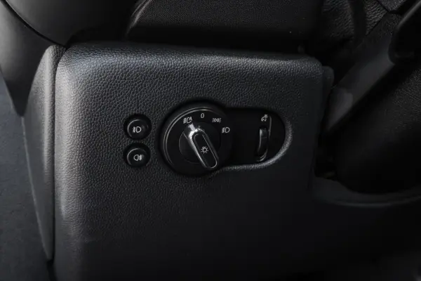 MINI 3 Portas Cooper Auto 42