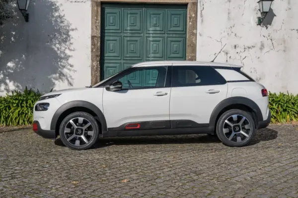 Citroen C4 Cactus 1.2 PureTech Shine 8