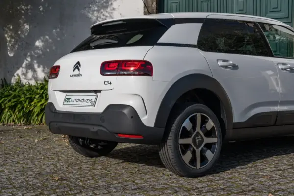 Citroen C4 Cactus 1.2 PureTech Shine 18