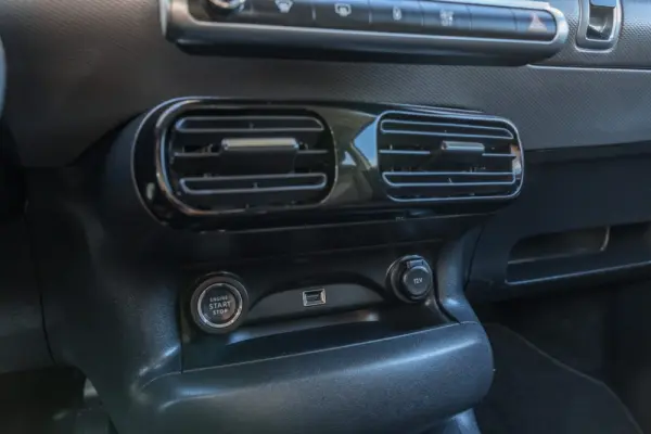 Citroen C4 Cactus 1.2 PureTech Shine 37