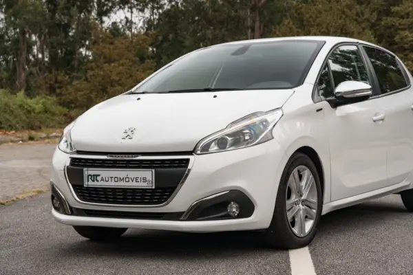 Peugeot 208 1.2 PureTech Signature 3