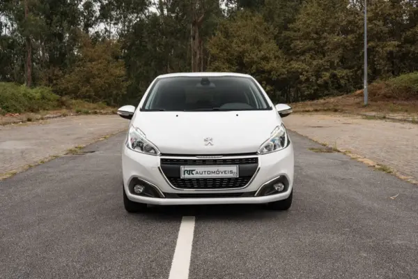 Peugeot 208 1.2 PureTech Signature 7