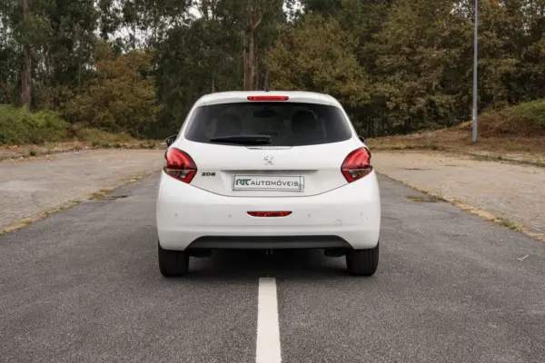 Peugeot 208 1.2 PureTech Signature 13