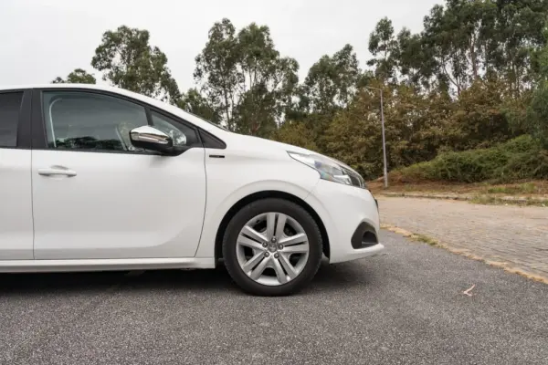 Peugeot 208 1.2 PureTech Signature 22