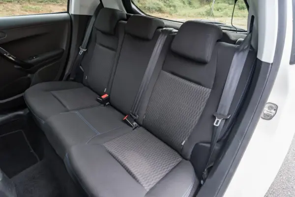 Peugeot 208 1.2 PureTech Signature 29