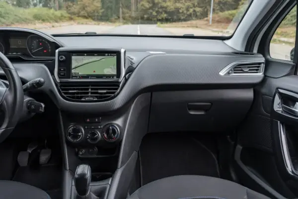 Peugeot 208 1.2 PureTech Signature 31