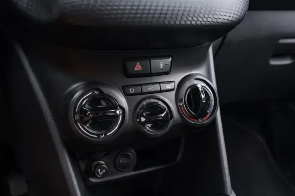 Peugeot 208 1.2 PureTech Signature 38