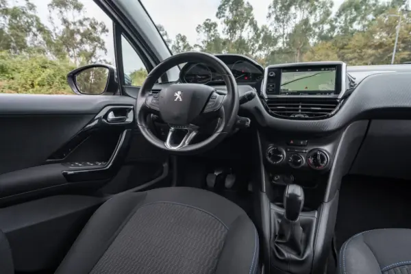 Peugeot 208 1.2 PureTech Signature 40