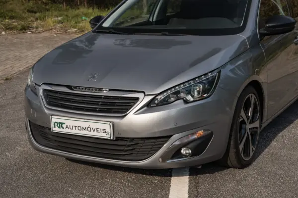 Peugeot 308 1.2 PureTech Allure 6