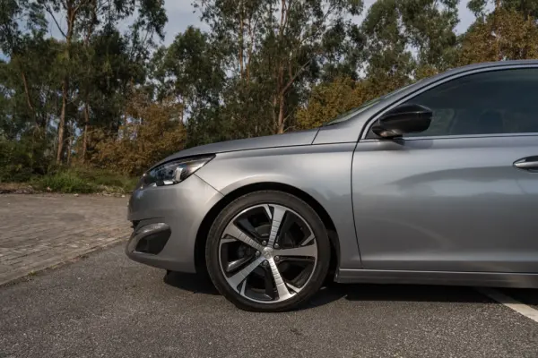 Peugeot 308 1.2 PureTech Allure 9