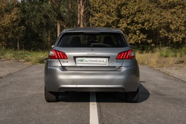 Peugeot 308 1.2 PureTech Allure 12