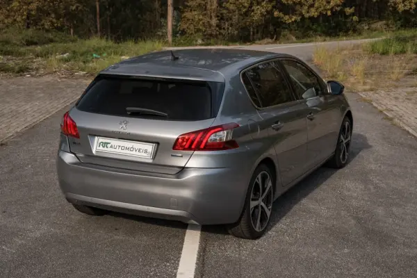 Peugeot 308 1.2 PureTech Allure 15