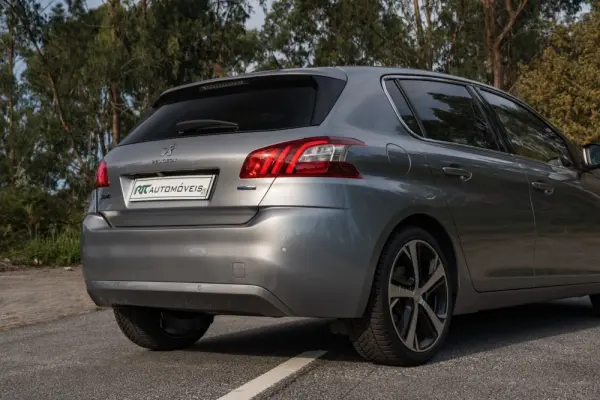 Peugeot 308 1.2 PureTech Allure 17