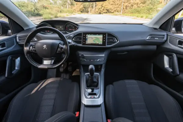 Peugeot 308 1.2 PureTech Allure 30