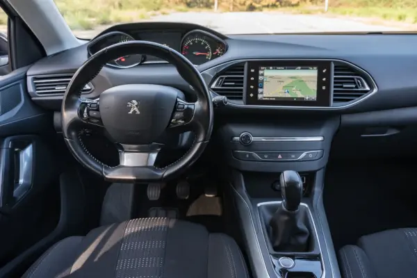 Peugeot 308 1.2 PureTech Allure 45