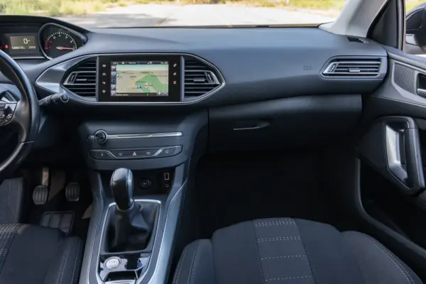 Peugeot 308 1.2 PureTech Allure 46