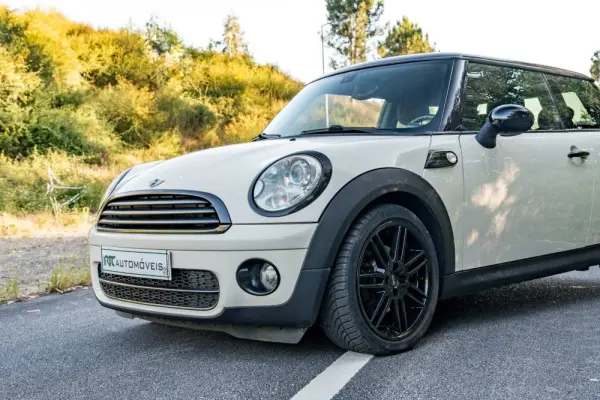 MINI 3 Portas Cooper D 4