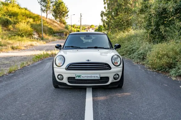 MINI 3 Portas Cooper D 8