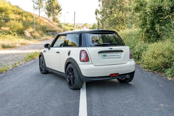 MINI 3 Portas Cooper D 12