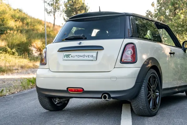 MINI 3 Portas Cooper D 17