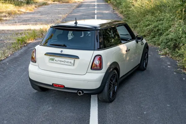 MINI 3 Portas Cooper D 19
