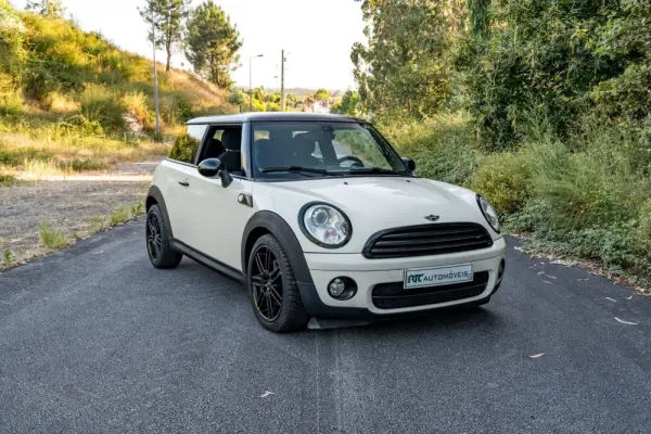 MINI 3 Portas Cooper D 23