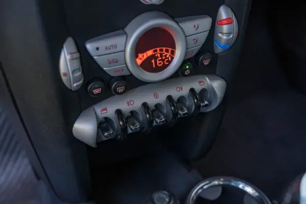 MINI 3 Portas Cooper D 41