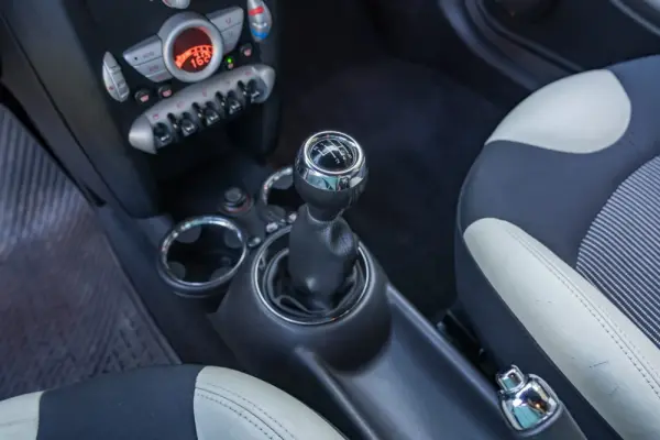 MINI 3 Portas Cooper D 42