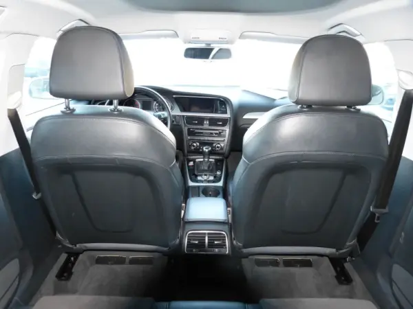 Audi A4 2.0 TDI Business Line Sport 10