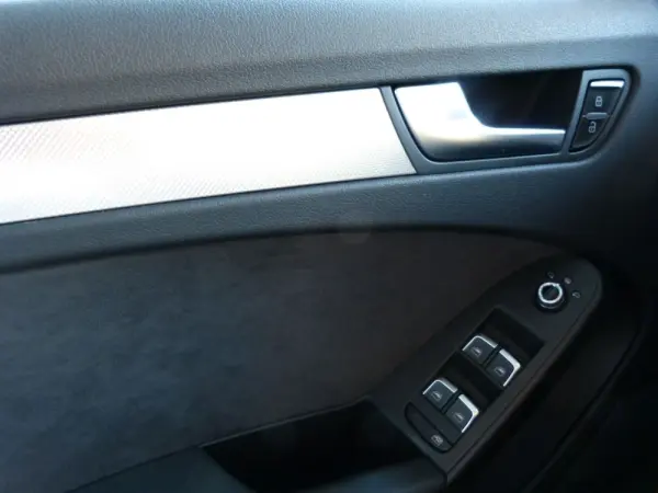 Audi A4 2.0 TDI Business Line Sport 12