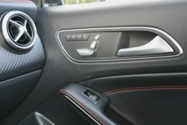 Mercedes-Benz A 180 AMG Line 37