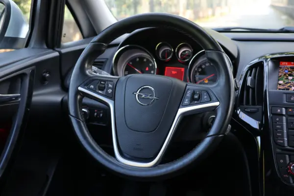Opel Astra Sports Tourer 1.6 CDTi Cosmo S/S 10