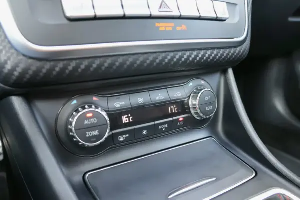 Mercedes-Benz A 180 AMG Line 35