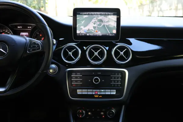 Mercedes-Benz GLA 180 d Urban Aut. 33
