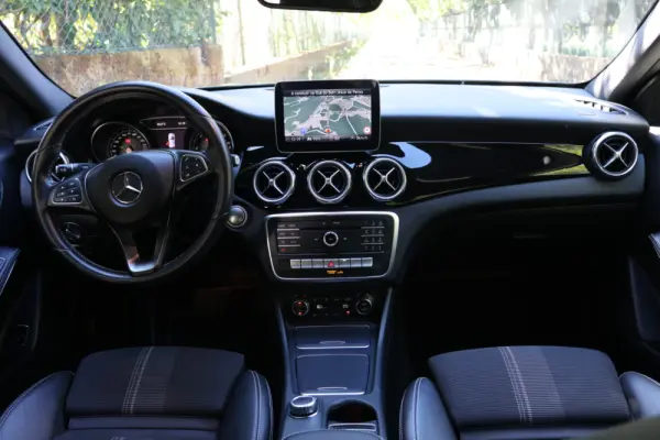 Mercedes-Benz GLA 180 d Urban Aut. 36