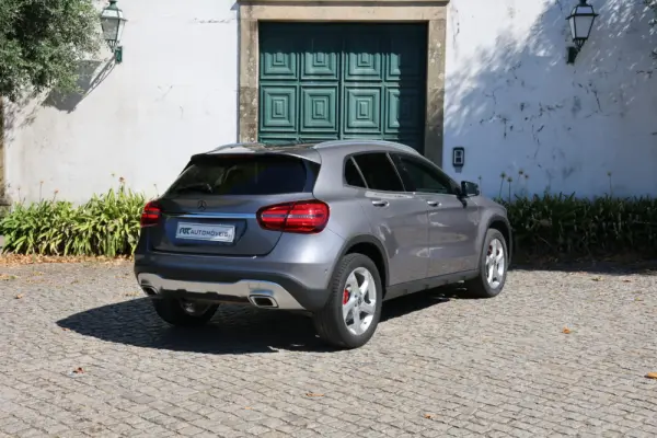 Mercedes-Benz GLA 180 d Urban Aut. 10