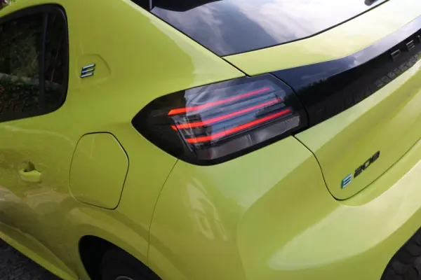 Peugeot e-208 50 kWh Style 16